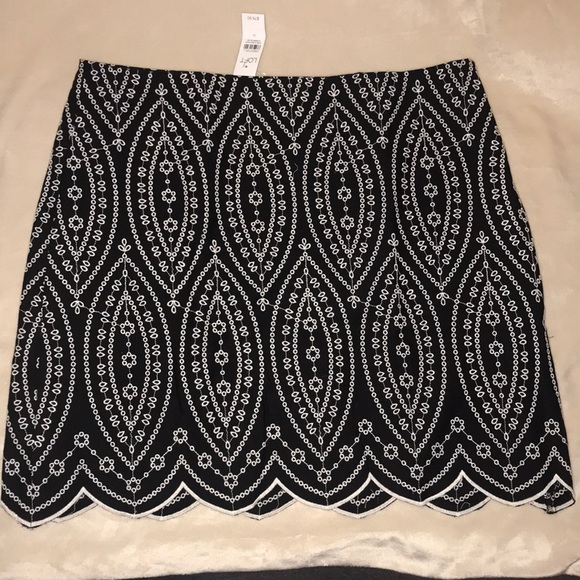 NWT Loft Embroidered Scalloped Shift Skirt - Picture 5 of 7